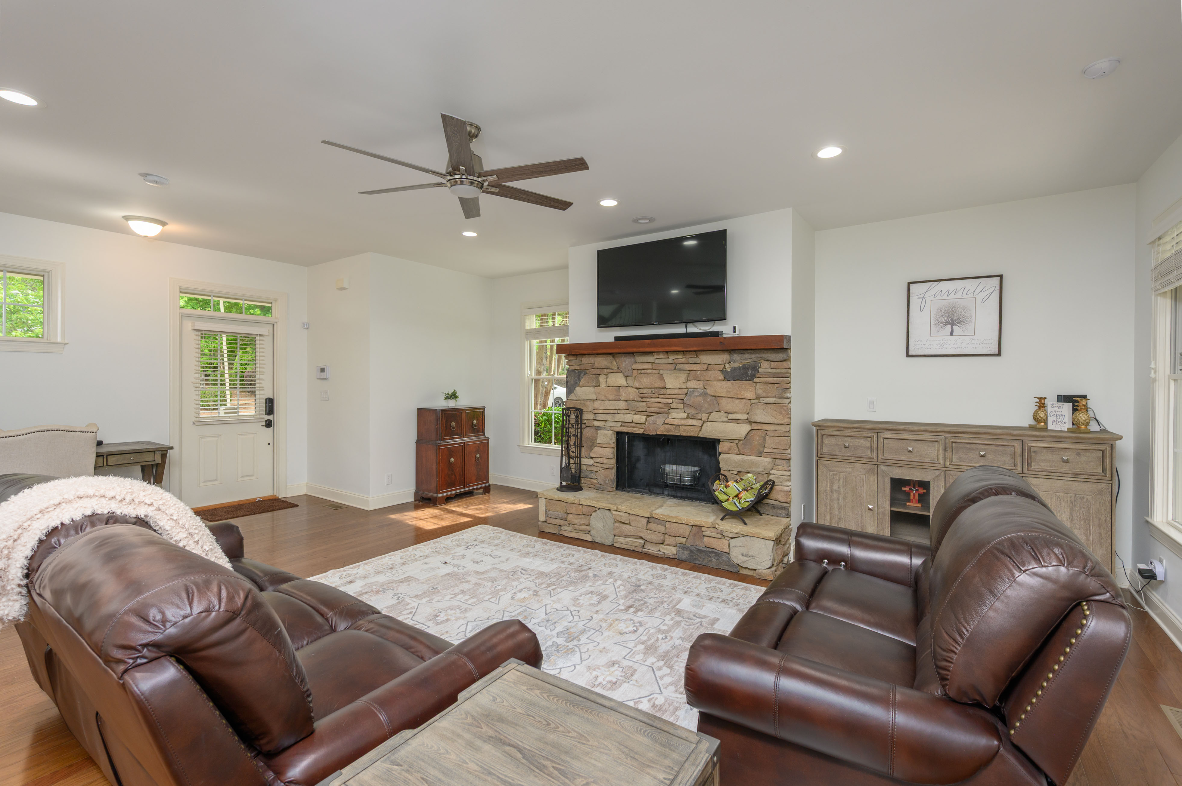 1101 Starboard Drive image 7